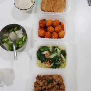 Lunch/Dinner Tingkat (10 Days, 3 Dishes + Soup OR 4 Dishes)