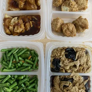 Lunch/Dinner Tingkat (5 Days, 3 Dishes + Soup OR 4 Dishes)