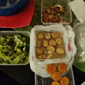 Lunch/Dinner Tingkat (10 Days, 3 Dishes + Soup OR 4 Dishes)