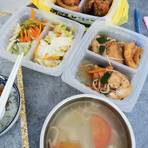 Lunch/Dinner Tingkat (10 Days, 3 Dishes + Soup OR 4 Dishes)