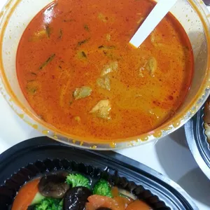 Curry Chicken •咖哩鸡肉 (Chef's Recommendation)