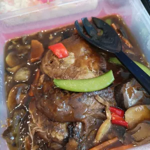 香菇烩扒鸭 Braised Duck w/ Mushroom