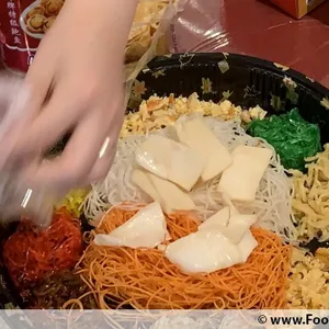 Abundant Wealth “Yu Sheng” 		鸿运脆吉祥鲍鱼生