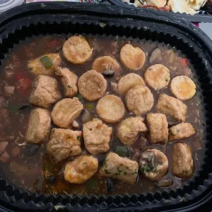 (CNY) Braised Egg Tofu with Smoked Duck in Garlic Seafood Sauce
熏鸭蒜香汁焖豆腐
