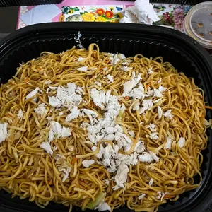 (CNY) Wok Fried HK Style Egg Noodle with Atlantic Crab & Chives  港式白蟹金蛋面