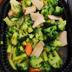 (CNY) Sautéed Asparagus with Broccoli & Imperial Abalone 贵妃鲍芦笋炒芥兰花