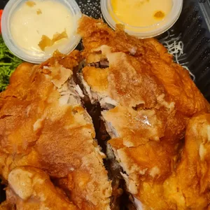 Golden Crispy Chicken w Nacho & Mayo Dip