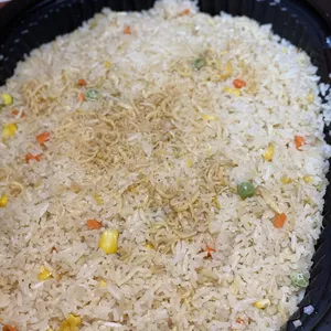 (CNY) Fragrant Egg Fried Rice with Dried Scallop
瑶柱银鱼香炒饭