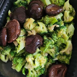 Fresh Broccoli with Mushrooms香菇西兰花