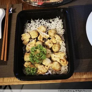 Seafood Pocket with Sweet Sauce 海鲜金钱带拼甜酱 2pc