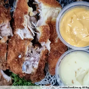 Golden Crispy Chicken w Nacho & Mayo Dip