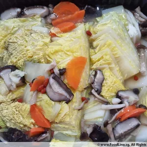 Mixed Cabbage Mushroom w Wolfberry