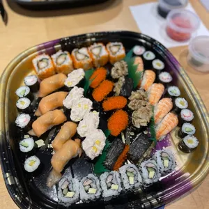 Japanese Classic Sushi and Maki Platter A (50 pcs)