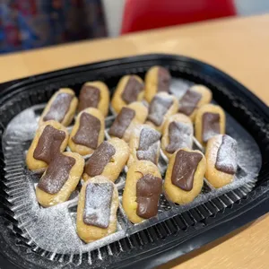 Mini Chocolate Éclair