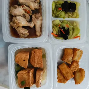 Lunch Tingkat (20 Day, 3 Dishes + Soup OR 4 Dishes)