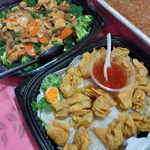 三菇西兰花	           Broccoli w/ Assorted Mushroom