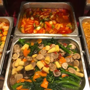 Hong Kong Kai Lan with Mushroom and Wolfberries 香港芥兰拌香菇