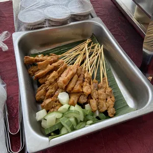 Chicken Satay w Peanut Sauce鸡肉沙爹
