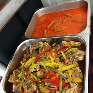 Roasted Chicken Chop with Trio Mushroom Sauce 磨菇酱去皮鸡扒
