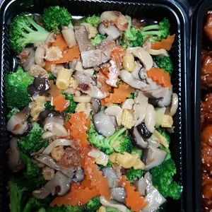 Broccoli w Assorted Mushroom 			三菇西兰花