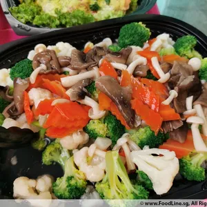 Mixed Vegetable with Assorted Mushrooms