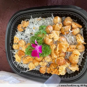 Golden Seafood Pocket with Oriental Dip