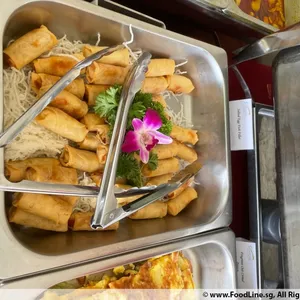 Vegetarian Spring Roll with Sweet Sauce