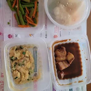 Lunch Tingkat (20 Day, 3 Dishes + Soup OR 4 Dishes)