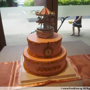 Carousel Buttercream Cake (Size: 8" + 10" 2 Tier (or 30-40pax)) (Cake Flavour: Fudgy Chocolate (most popular!))
