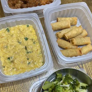 Lunch/Dinner Tingkat (5 Days, 3 Dishes + Soup OR 4 Dishes)