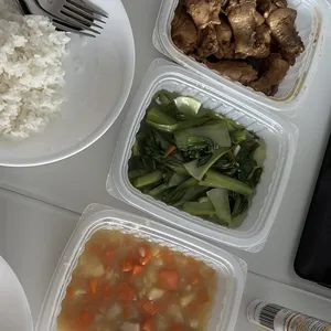 Lunch Tingkat (20 Day, 3 Dishes + Soup OR 4 Dishes)
