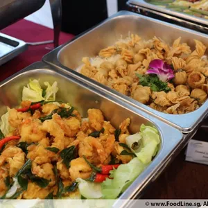 Golden Seafood Pocket with Oriental Dip