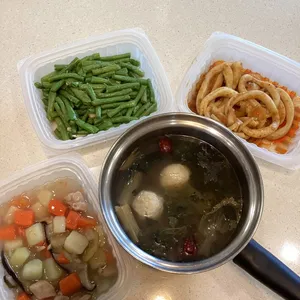 Lunch/Dinner Tingkat (5 Days, 3 Dishes + Soup OR 4 Dishes)