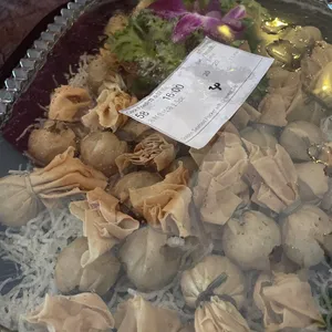 Golden Seafood Pocket with Oriental Dip