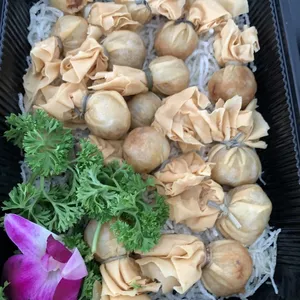 Golden Seafood Pocket with Oriental Dip