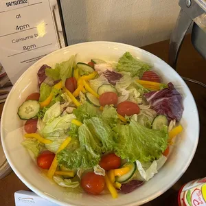 Mixed Garden Salad with Salad Dressing