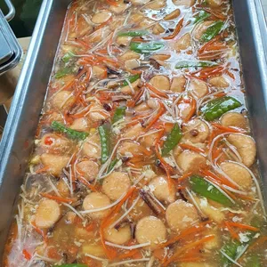 Silken tofu topped golden Enoki mushroom 金针菇豆腐