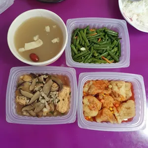 Lunch/Dinner Tingkat (5 Days, 3 Dishes + Soup OR 4 Dishes)