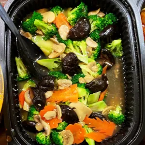 Broccoli w/ Mushroom •香菇兰花