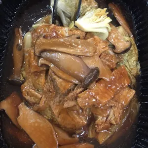 Baby Cabbage with King Mushroom & Beancurd Sheet 鲜鲍菇豆根娃娃菜