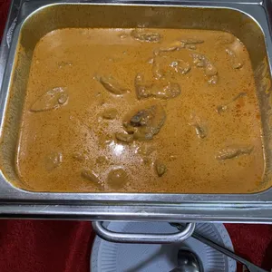 Signature red curry chicken with baby potatoes 招牌咖喱鸡