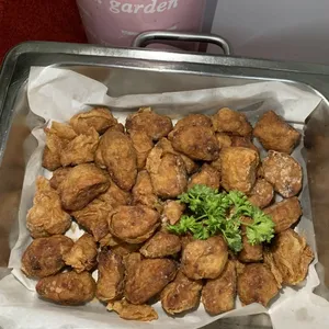 Crisp fried prawn rolls 虾枣