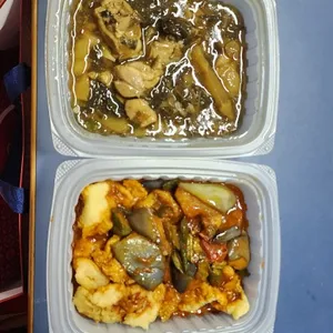 Lunch Tingkat (20 Day, 3 Dishes + Soup OR 4 Dishes)