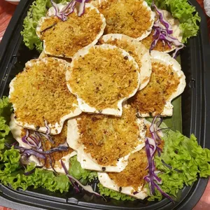 Half Shell Scallop Top with Crunchy Munchy Beadard