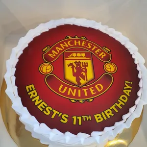 Manchester (Size: 9 inch) (Flavours: Cookies and cream) (Big candles: 1) (Small candles: 1) (Message on Complimentary Gift Card: No) (Message on Cake (Short & Sweet): Yes (do write the message in the ordering form, under comments box))