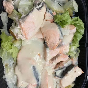 Grill Salmon with Butter Lemon Cream Sauce