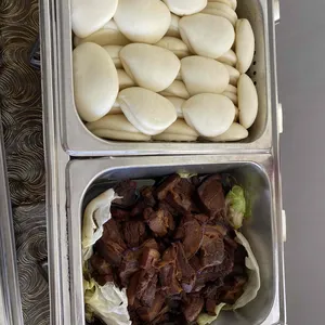 Yeh’s homemade bun with stewed meat 夜招牌扣肉包