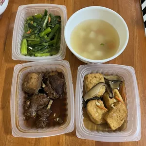 Lunch/Dinner Tingkat (5 Days, 3 Dishes + Soup OR 4 Dishes)