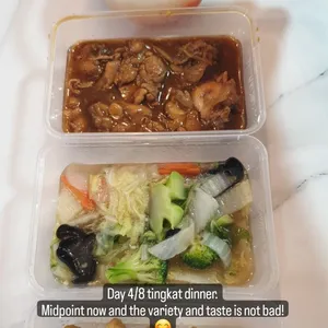Traditional Tingkat Series - 8 Days TRIAL promo (3 Dishes 1 Soup / 4 Dishes ) *FIRST TIME* only
