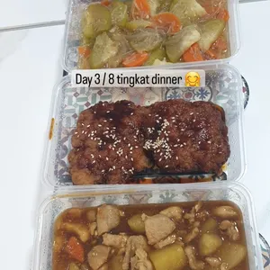 Traditional Tingkat Series - 8 Days TRIAL promo (3 Dishes 1 Soup / 4 Dishes ) *FIRST TIME* only